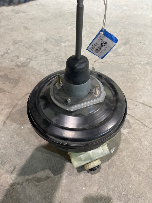 Главный тормозной цилиндр X5 2001 E53 M54 Главный тормозной цилиндр X5 2001 E53 M54