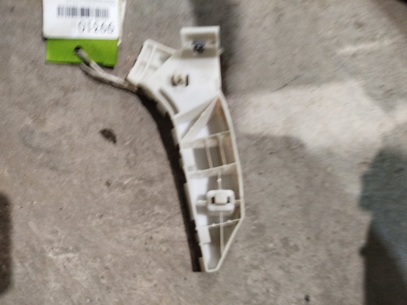 Крепление бампера переднее левое VERISA DC5W Крепление бампера переднее левое VERISA DC5W