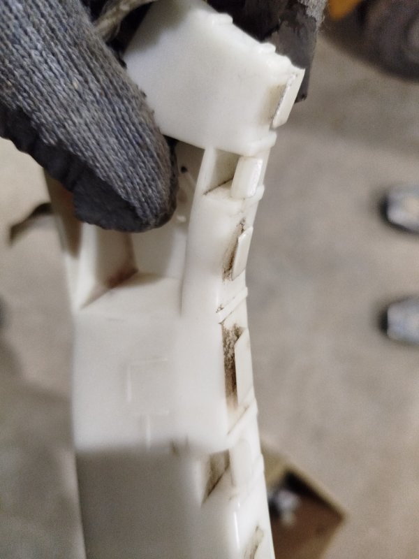 Крепление бампера переднее левое VERISA DC5W Крепление бампера переднее левое VERISA DC5W