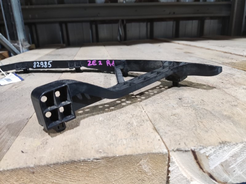 Крепление бампера заднее левое INSIGHT ZE2 Крепление бампера заднее левое INSIGHT ZE2