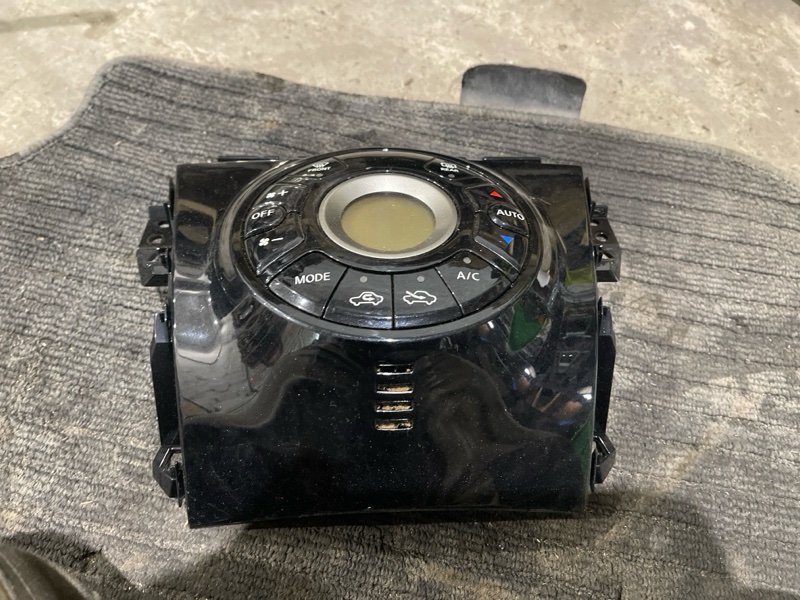 Блок управления климат-контролем NOTE E12