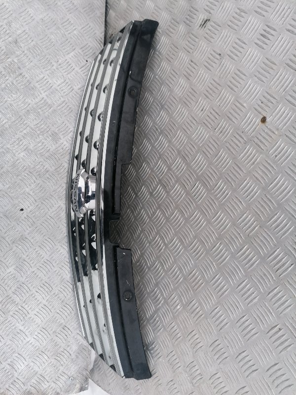 Решетка радиатора Fuga 2006 CBA-Y50 2.5 VQ25DE Решетка радиатора Fuga 2006 CBA-Y50 2.5 VQ25DE