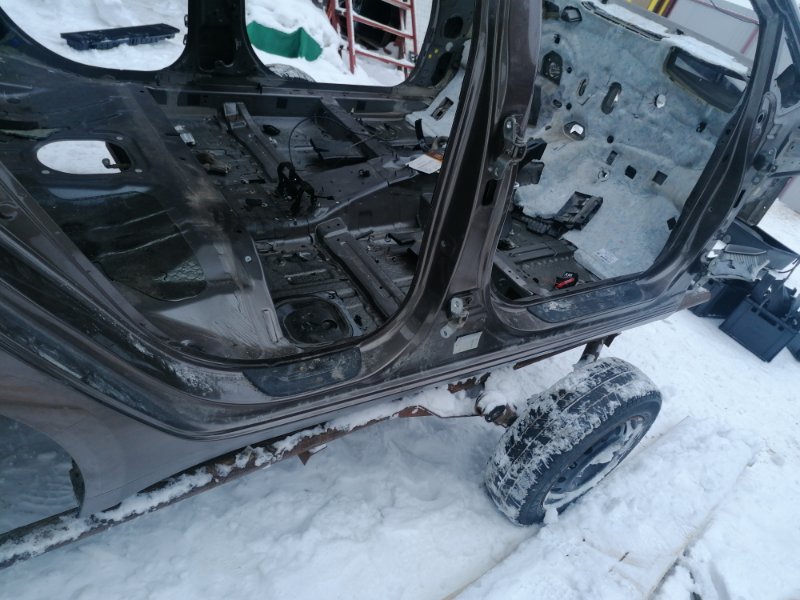 Запчасть порог правый Kia Ceed 2013 JD 1.6 G4FG Б/У Порог правый Kia Ceed 2013 JD 1.6 G4FG Б/У