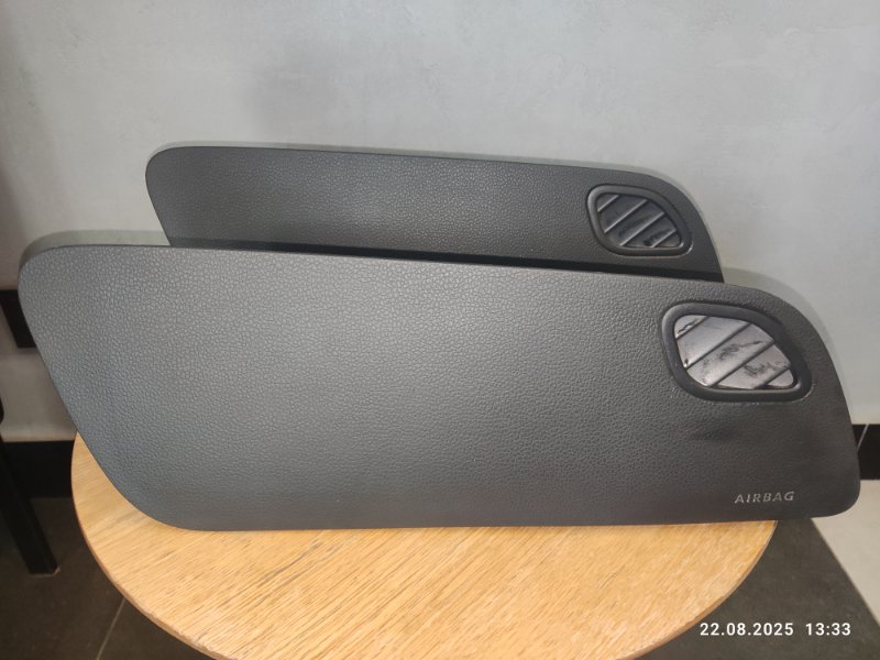 Подушка безопасности в торпедо Volkswagen Polo 2011-2020 1.6 CFNA 985250931R Б/У