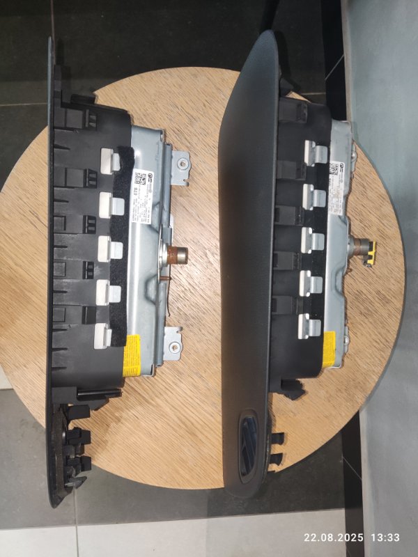 Подушка безопасности в торпедо Volkswagen Polo 1.6 CFNA