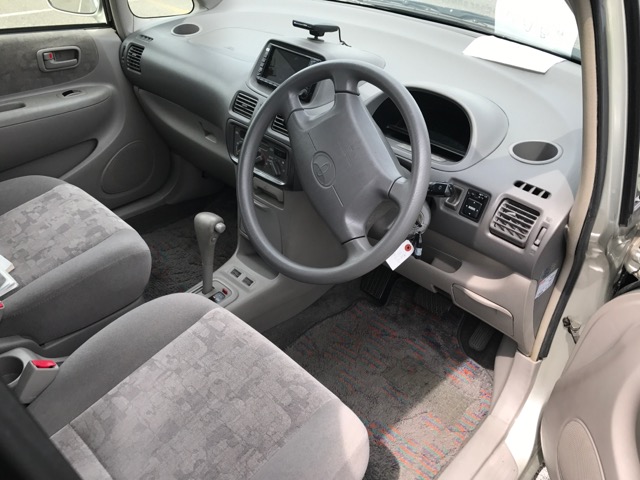 Подлокотник Toyota Corolla Spacio AE111