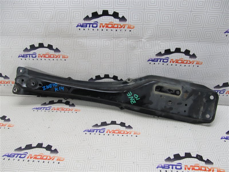 Балка под двс Toyota Wish ZNE10-0252269 1ZZ-FE 2005 передняя