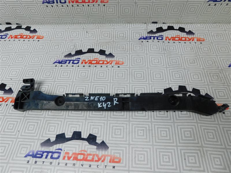 Крепление бампера Toyota Wish ZNE10-0422440 1ZZ-FE 2008 заднее правое