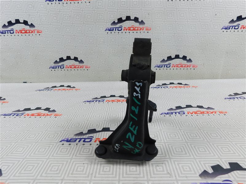 Подушка двигателя Toyota Corolla Fielder NZE121-0053050 1NZ-FE 2001 задняя