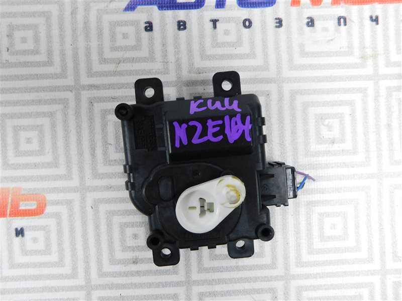 Сервопривод заслонок печки Toyota Corolla Axio NZE164-7011447 1NZ-FE 2013