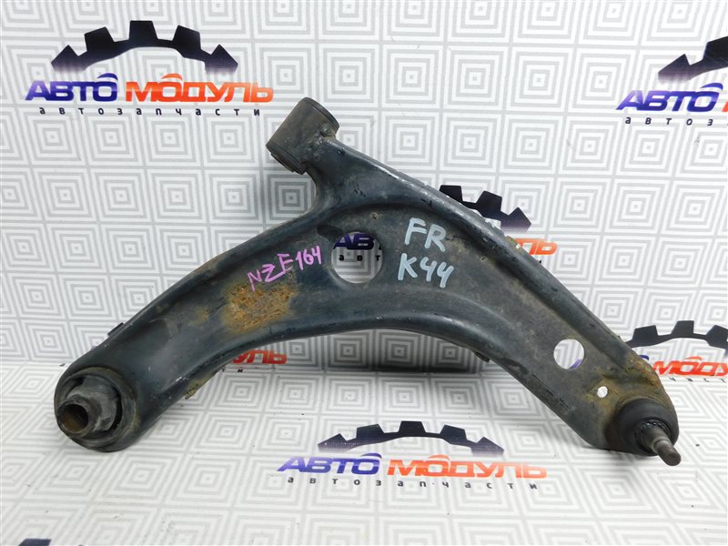 Рычаг Toyota Corolla Axio NZE164-7011447 1NZ-FE 2013 передний правый