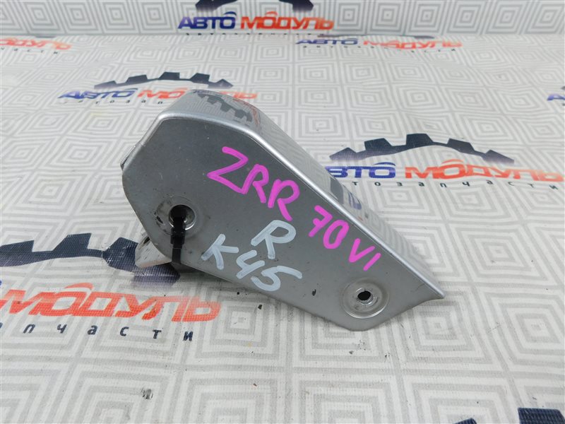 Накладка на крыло Toyota Voxy ZRR70 передняя правая
