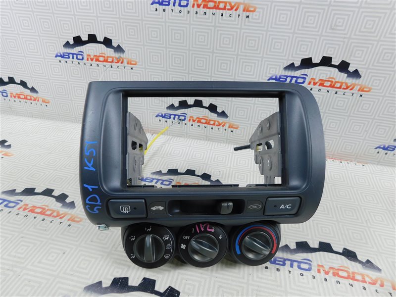 Консоль магнитофона Honda Fit GD1-1273440 L13A