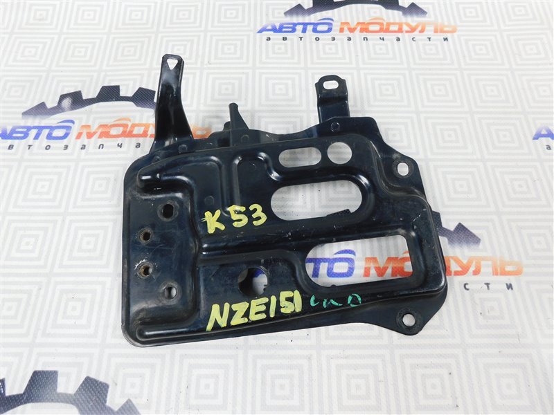 Крепление аккумулятора Toyota Auris NZE151-1009035 1NZ-FE 2007