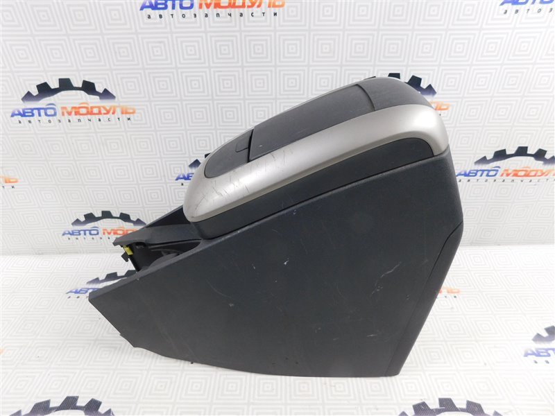 Подлокотник Toyota Auris NZE151-1009035 1NZ-FE 2007