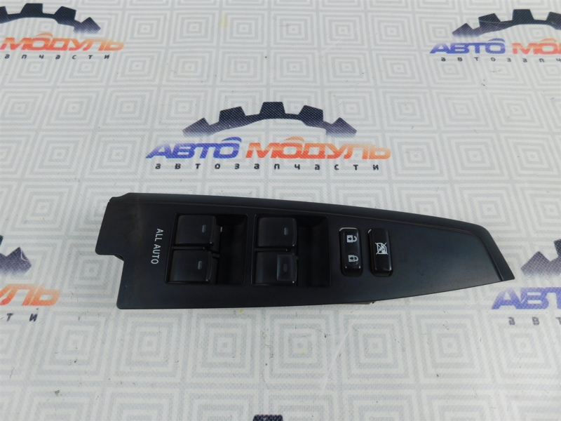 Блок упр. стеклоподьемниками Toyota Corolla Fielder NZE161-7089366 1NZ-FE 2014 передний правый