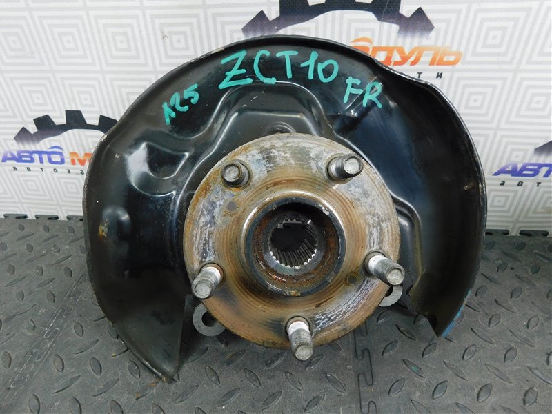 Ступица Toyota Opa ZCT10 передняя правая
