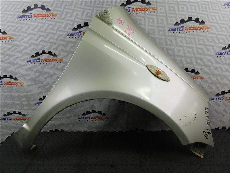 Крыло Toyota Vitz NCP10-0157699 2NZ-FE 2002 переднее правое