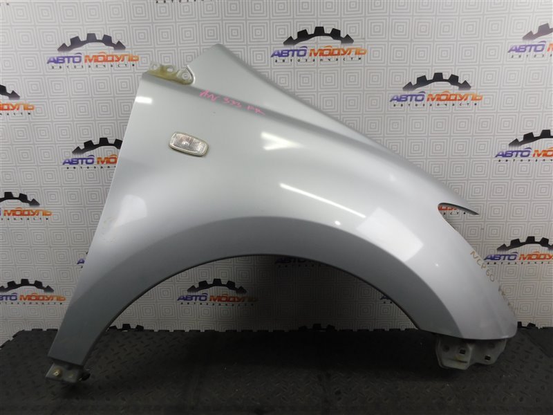 Крыло Toyota Ist NCP60-0141247 2NZ-FE 2004 переднее правое