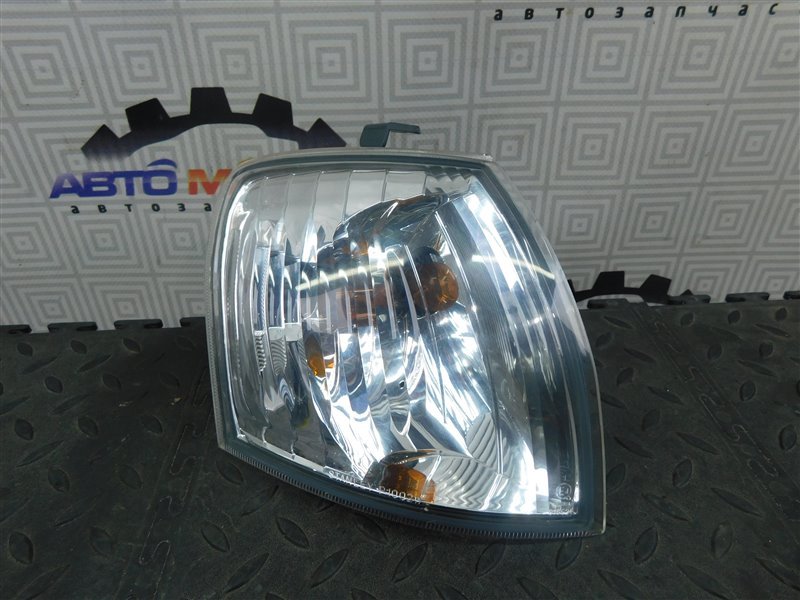 Габарит Mazda Demio DW3W 2000 передний правый