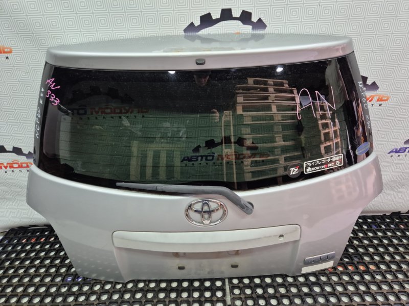 Дверь 5-я Toyota Ist NCP60-0141247 2NZ-FE 2004 задняя
