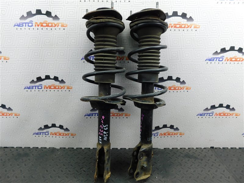 Стойка Toyota Ist NCP65-0020494 1NZ-FE 2003 передняя правая