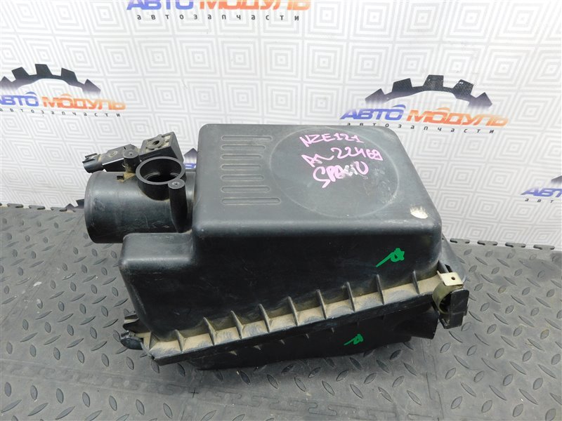 Корпус воздушного фильтра Toyota Corolla NZE121 1NZ-FE
