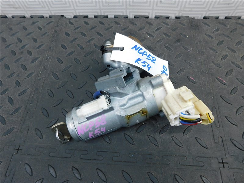 Замок зажигания Toyota Probox NCP58-0063949 1NZ-FE 2008
