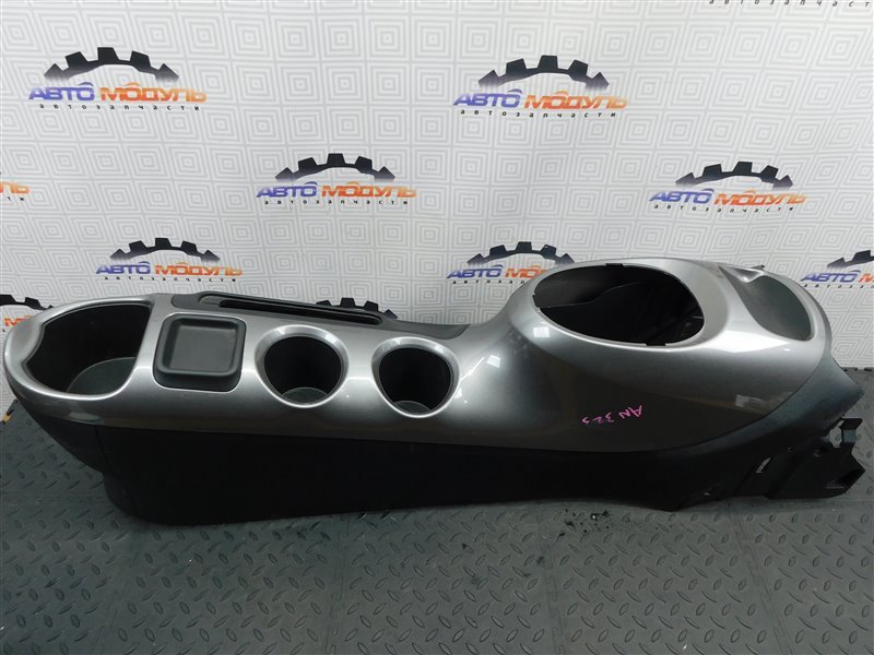 Консоль между сидений Nissan Juke YF15-068657 HR15-DE 2012