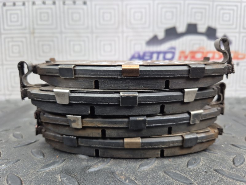 Колодки тормозные Nissan Juke YF15-068657 HR15-DE 2012