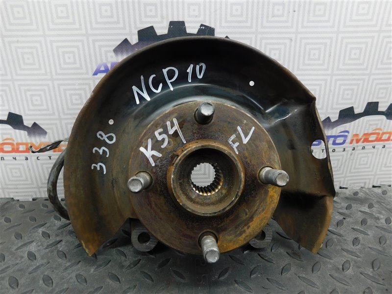 Ступица Toyota Vitz NCP10-0157699 2NZ-FE 2002 передняя левая