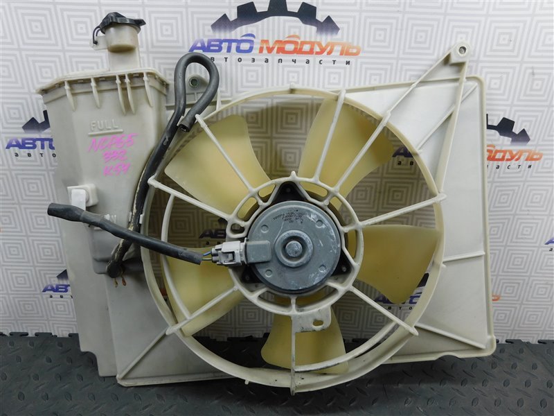 Диффузор радиатора TOYOTA IST NCP65-0020494 1NZ-FE 2003 (б/у)