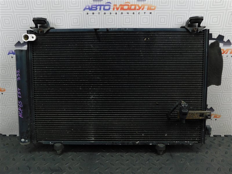 Радиатор кондиционера TOYOTA IST NCP65-0020494 1NZ-FE 2003 (б/у)