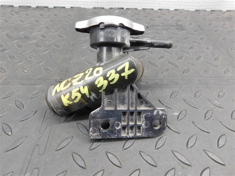 Горловина радиатора TOYOTA RAUM NCZ20-0141283 1NZ-FE 2010 (б/у)