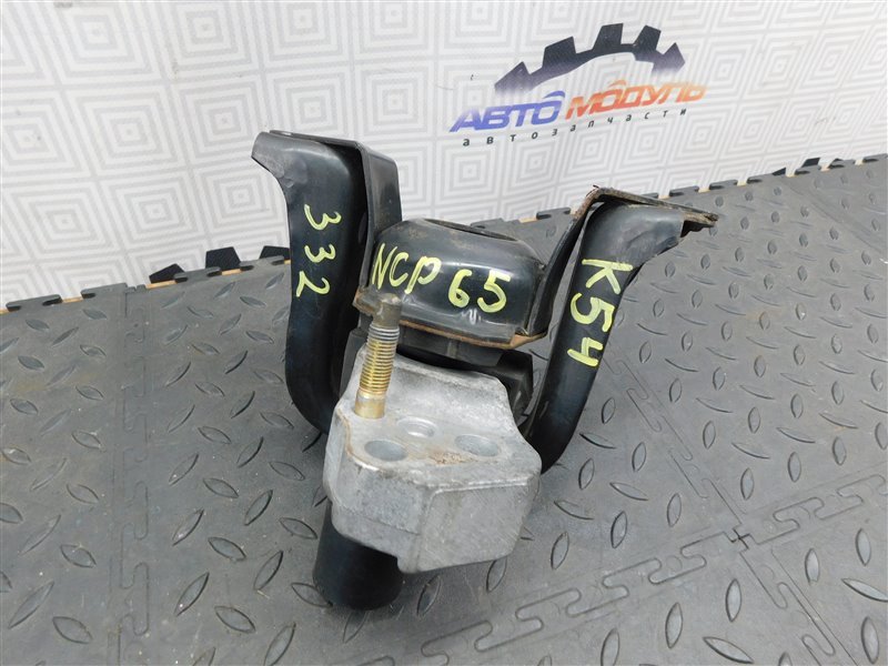 Подушка двигателя TOYOTA IST NCP65-0020494 1NZ-FE 2003 правая (б/у)