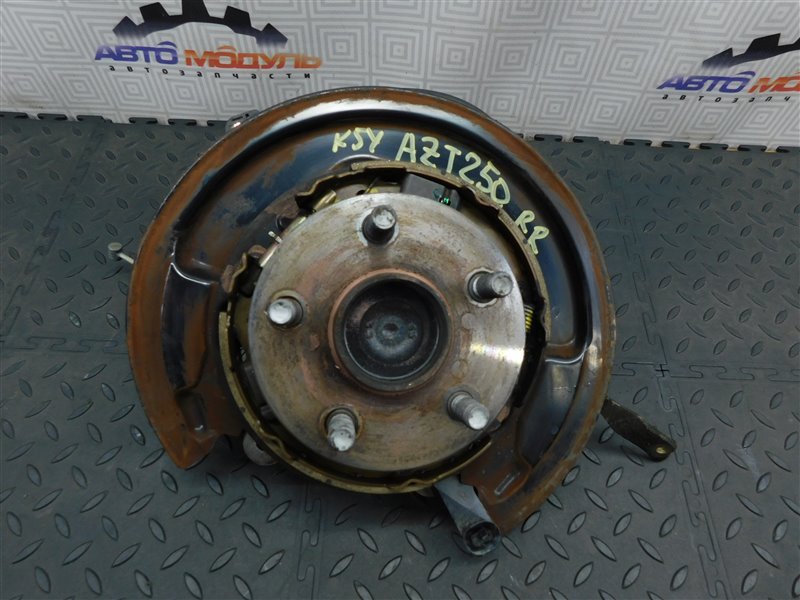 Ступица TOYOTA AVENSIS AZT250-0003009 1AZ-FSE 2004 задняя правая (б/у)