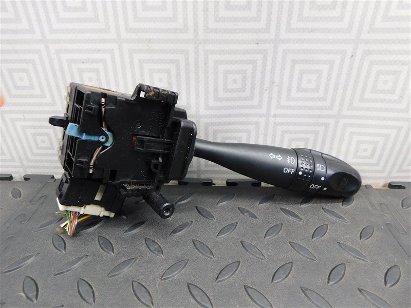 Гитара TOYOTA IST NCP65-0020494 1NZ-FE 2003 правая (б/у)