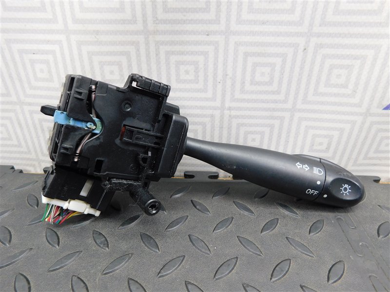 Гитара TOYOTA IST NCP60-0141247 2NZ-FE 2004 правая (б/у)