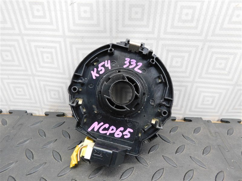 Шлейф-лента air bag TOYOTA IST NCP65-0020494 1NZ-FE 2003 (б/у)