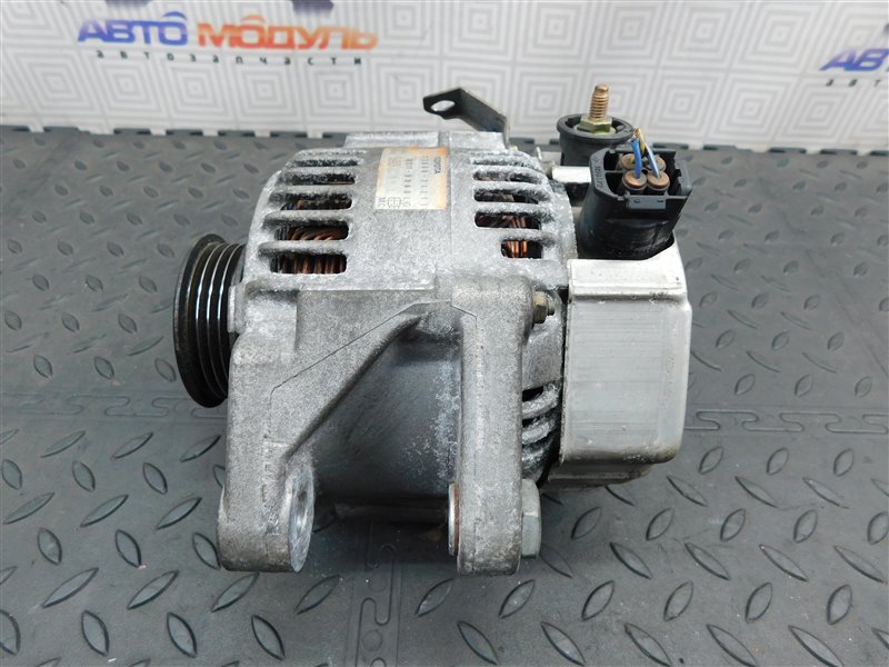 Генератор TOYOTA IST NCP65-0020494 1NZ-FE 2003 (б/у)