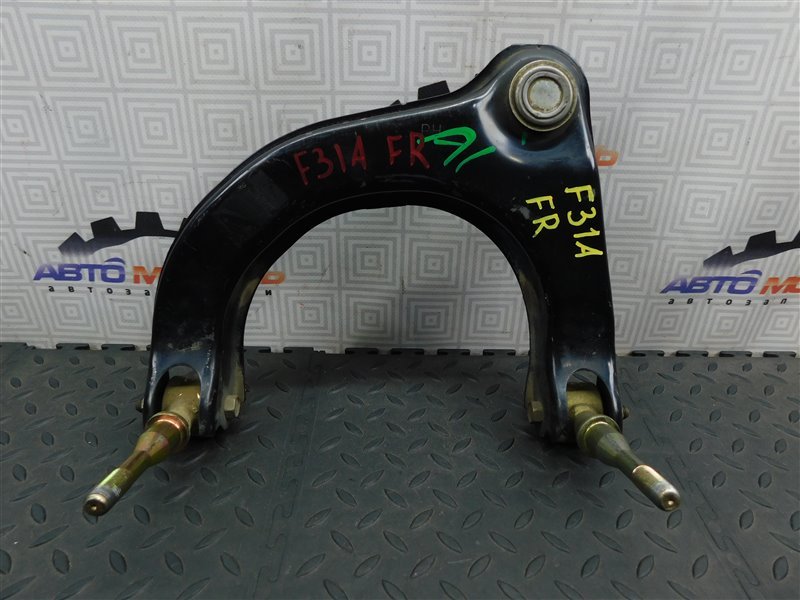 Рычаг MITSUBISHI DIAMANTE F31A передний правый (б/у)