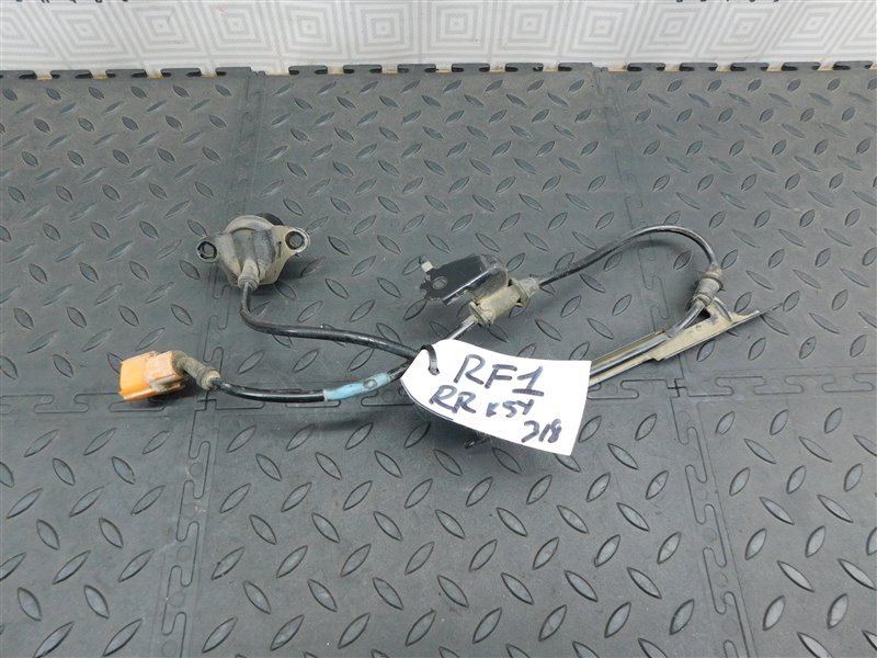Датчик abs HONDA STEPWGN RF1-1258576 B20B 1998 задний правый (б/у)
