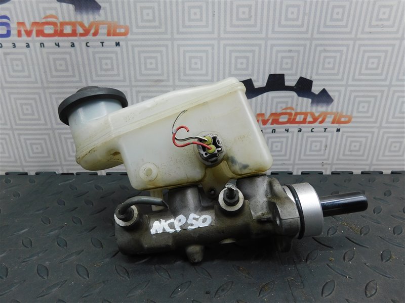 Главный тормозной цилиндр TOYOTA PROBOX NCP50 (б/у)