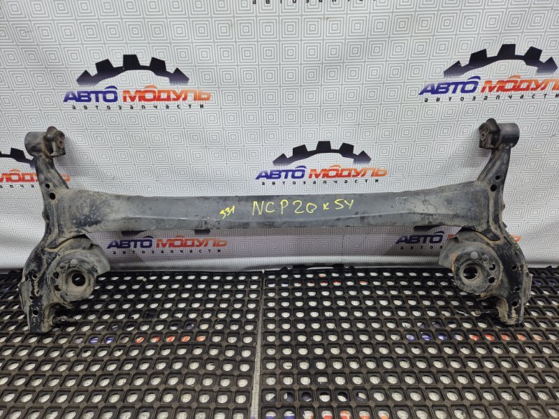 Балка подвески TOYOTA FUNCARGO NCP20-0223300 2NZ-FE 2002 задняя (б/у)
