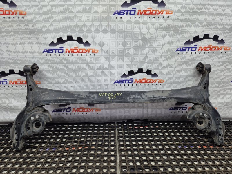 Балка подвески TOYOTA IST NCP60-0141247 2NZ-FE 2004 задняя (б/у)