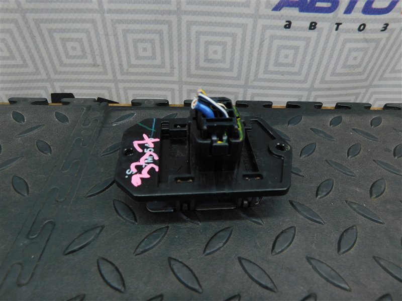 Реостат печки TOYOTA RAUM NCZ20-0141283 1NZ-FE 2010 (б/у)