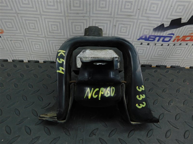 Подушка двигателя TOYOTA IST NCP60-0141247 2NZ-FE 2004 правая (б/у)