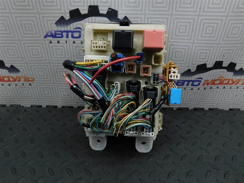 Блок предохранителей TOYOTA RAUM NCZ20-0141283 1NZ-FE 2010 (б/у)