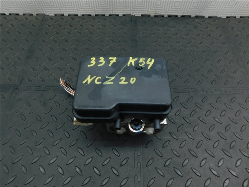 Блок ABS TOYOTA RAUM NCZ20-0141283 1NZ-FE 2010 (б/у)