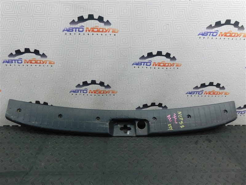 Накладка замка багажника TOYOTA PROBOX NCP58-0063949 1NZ-FE 2008 задняя (б/у)